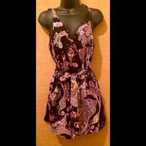 Adorable Express paisley romper! So sexy!